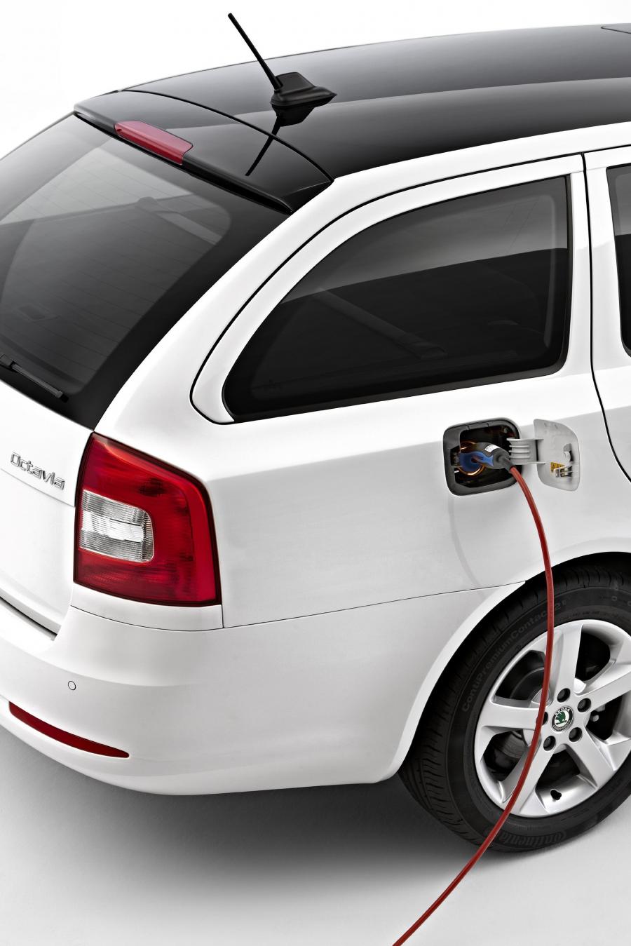  Skoda Octavia Green E-Line 2012 года  (фото 4 из 13)